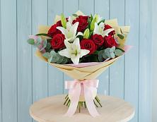 Букет цветов из:  Лилии и Розы #REPLACE_PRED# Вохме