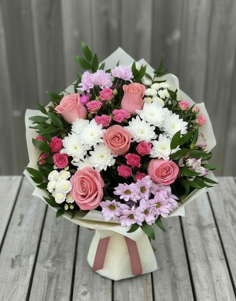Букет цветов из: Альстромерии, Гвоздики, Розы и Хризантемы в Вохме