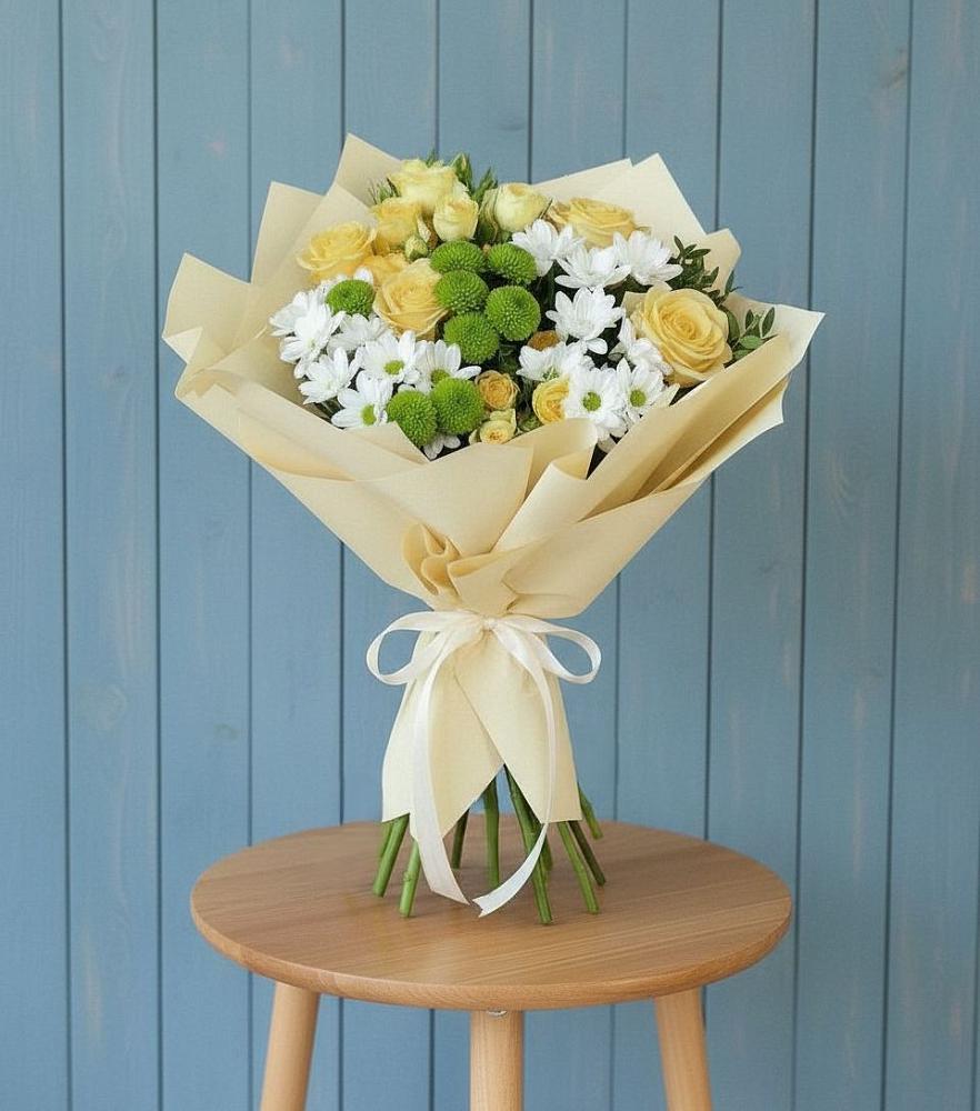 Букет цветов из: Хризантемы и Розы в Вохме