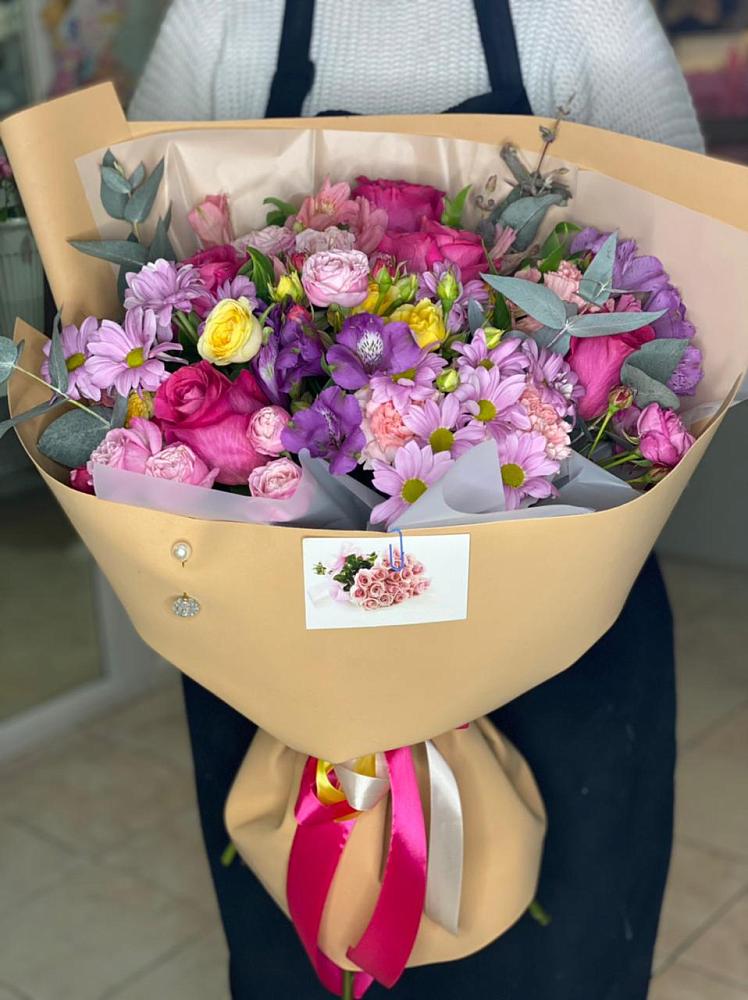 Букет цветов из: Хризантемы, Гвоздики и Альстромерии в Вохме