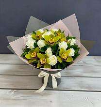 Букет цветов из:  Орхидеи и Розы в Вохме