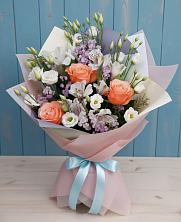 Букет цветов из:  Лизиантусы, Розы, Альстромерии и Гипсофила в Вохме