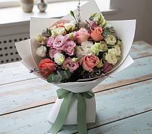 Букет цветов из:  Розы, Лизиантусы и Гвоздики в Вохме