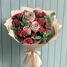 Букет цветов из:  Гвоздики и Розы в Вохме