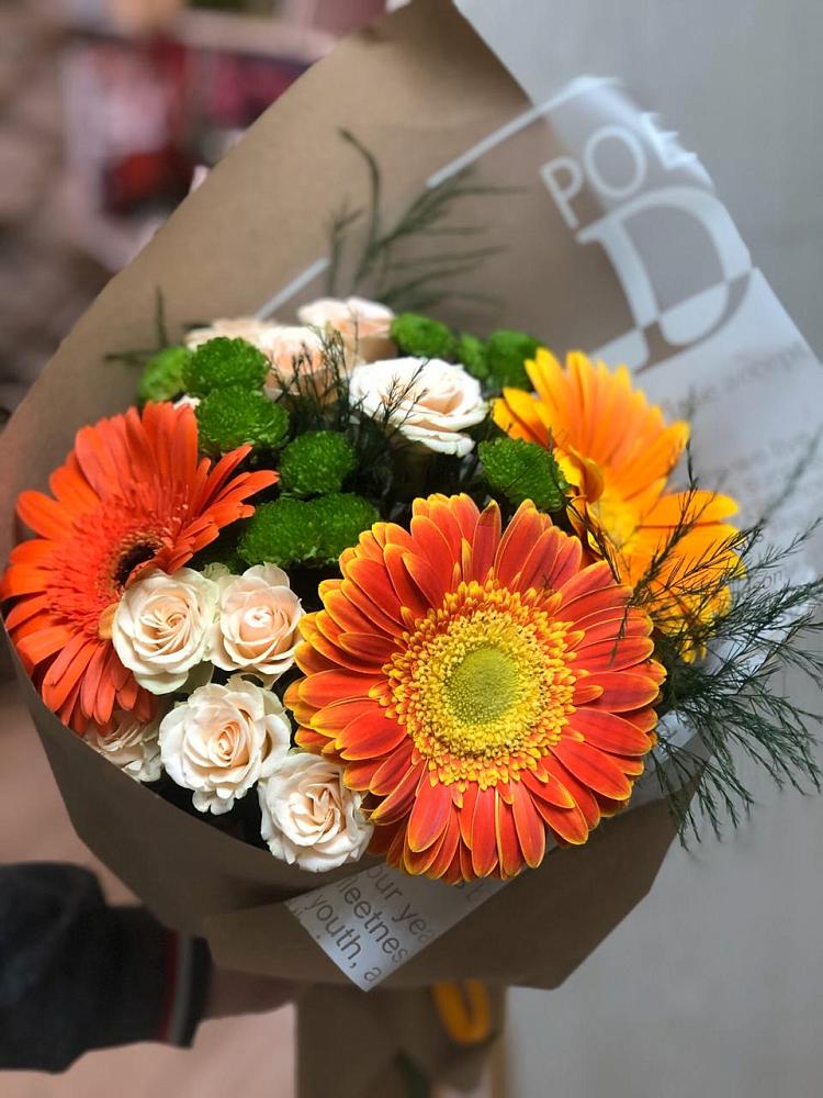 Букет цветов из: Герберы, Хризантемы и Розы в Вохме