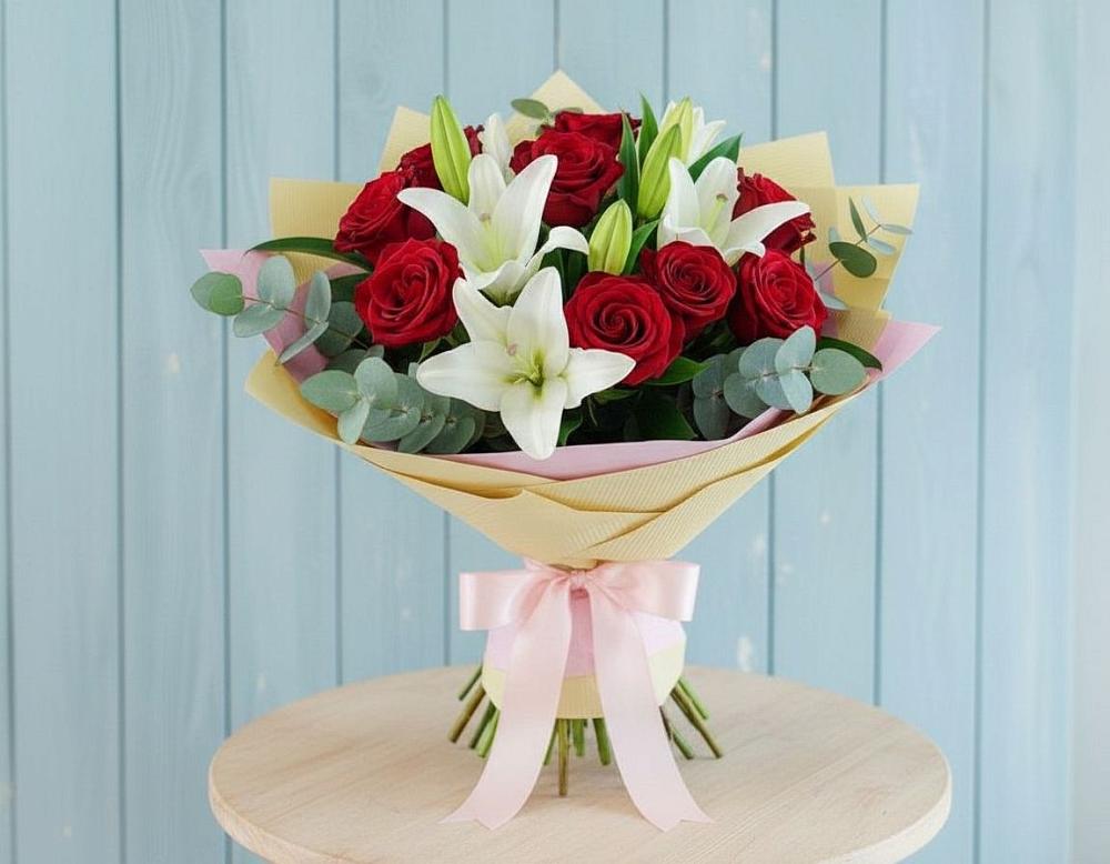 Букет цветов из: Лилии и Розы в Вохме